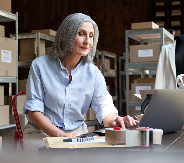 A woman using American PaySave's online customer support services 